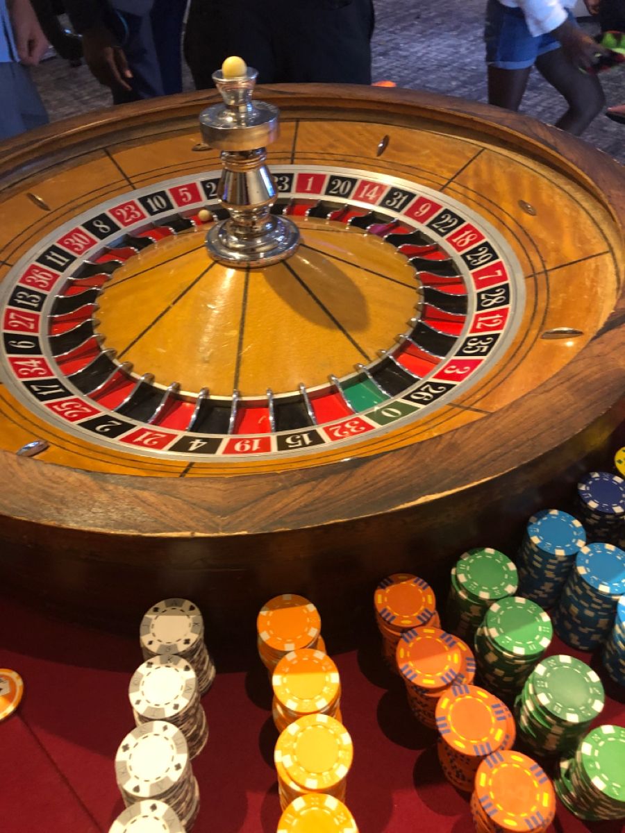Speed 777 Slot کھلاڑیوں کے لیے لائیو کیسینو سیکشن